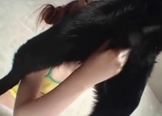 Black doggo is getting rimmed on camera